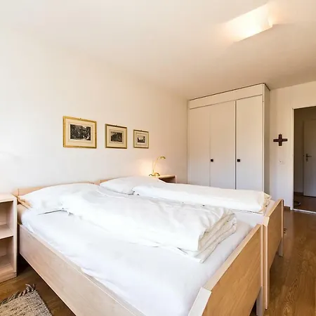 Apartment Appartementhaus-quadern Valens